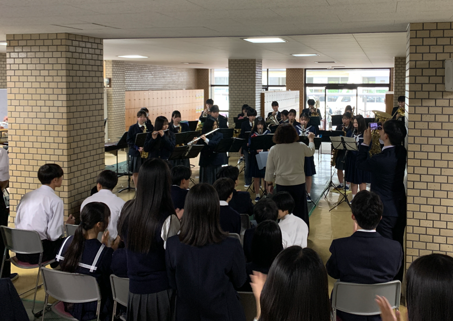 R8_ランチタイムコンサート (2)