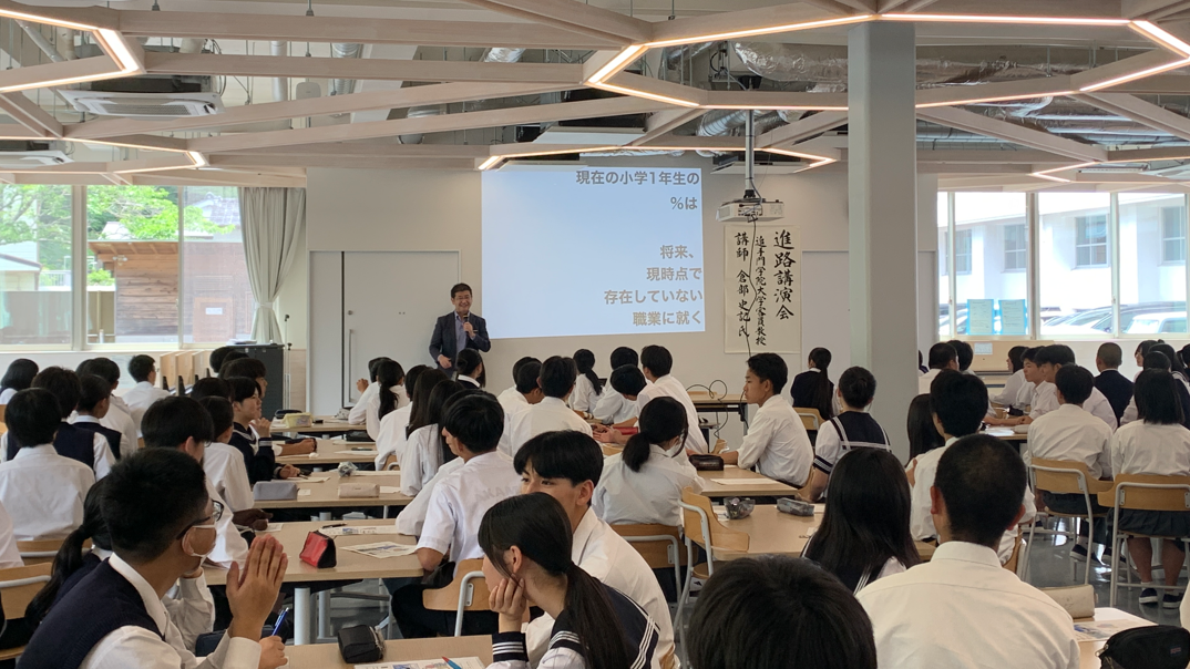 R8_進路講演会 (1)