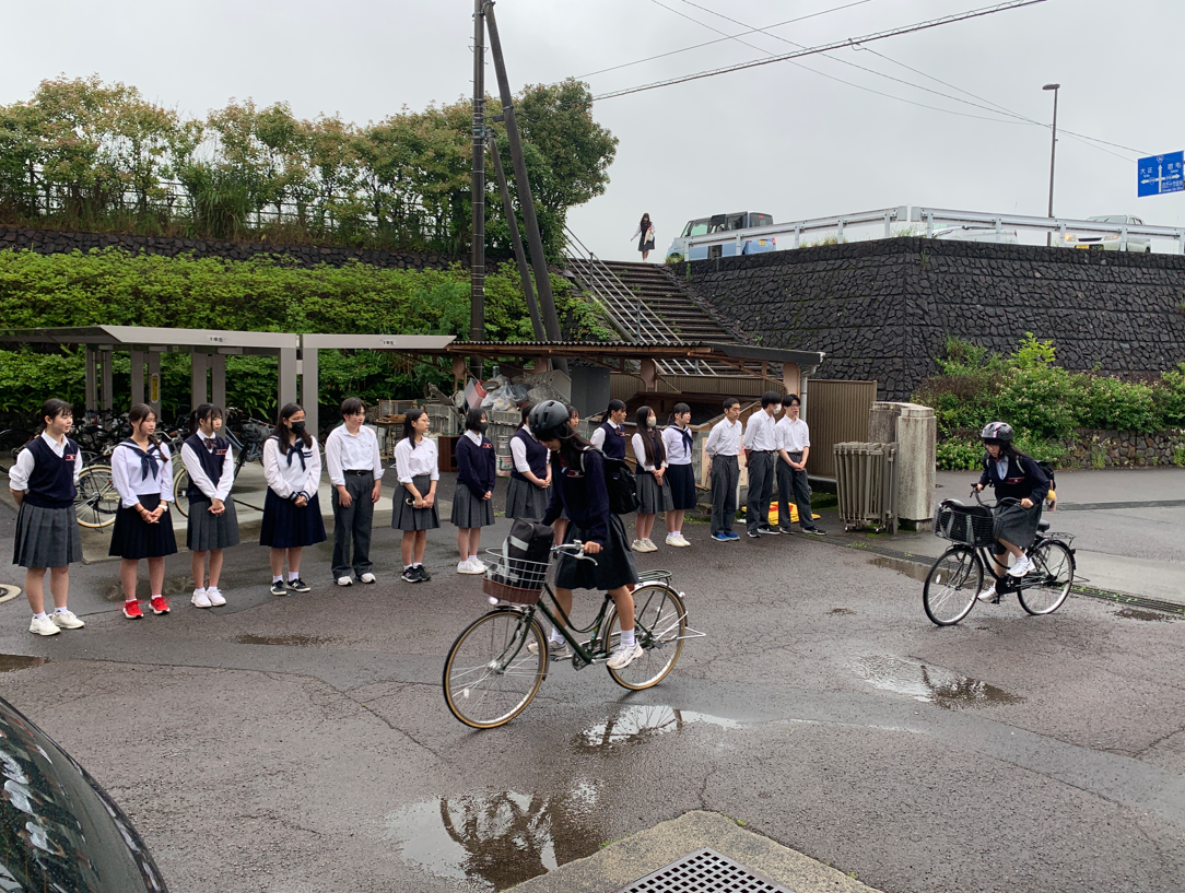 R7_前期生徒会あいさつ運動（１回目）②