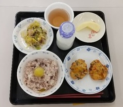 創立記念日の給食